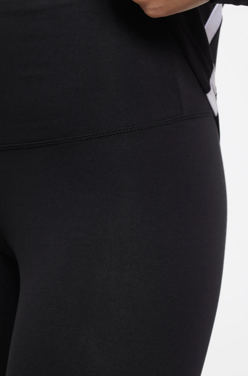 TRIBAL Flatten It Capri Legging